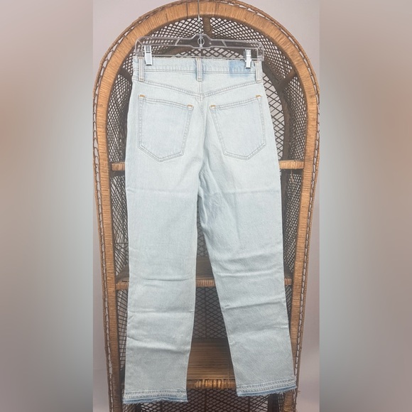 Abercrombie Ultra High Rise 90s Straight Jeans 28R NWT Raw Hem - Picture 9 of 10